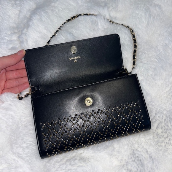 Chanel Wallet on Chain Studded - Picture 4 of 12